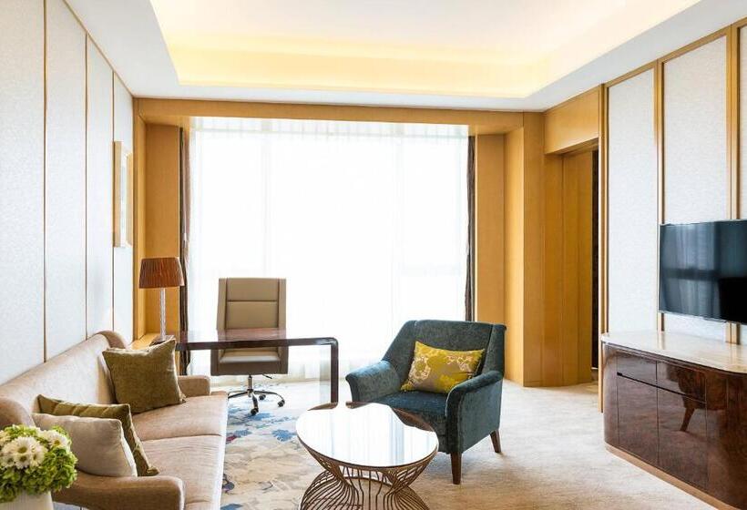 סוויטת ג'וניור, Pullman Changshu Leeman