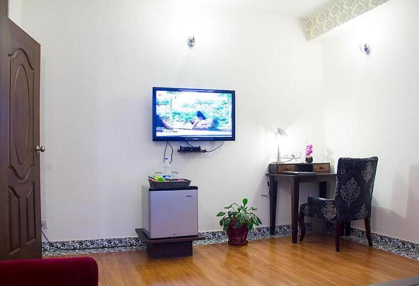 Люкс Повышенной Комфортности, Orchid Suites A Boutique Hotel Bangalore Off Residency Road