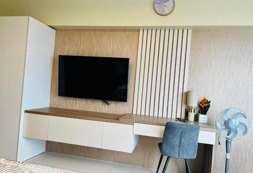 استودیوی استاندارد, Aeon Towers Studio Suite