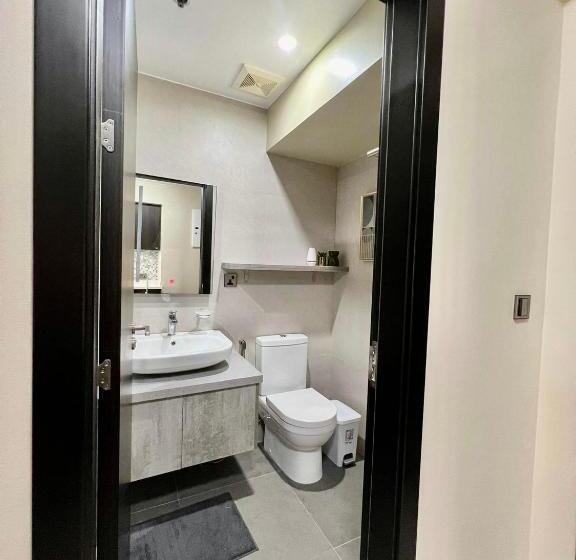 استودیوی استاندارد, Aeon Towers Studio Suite