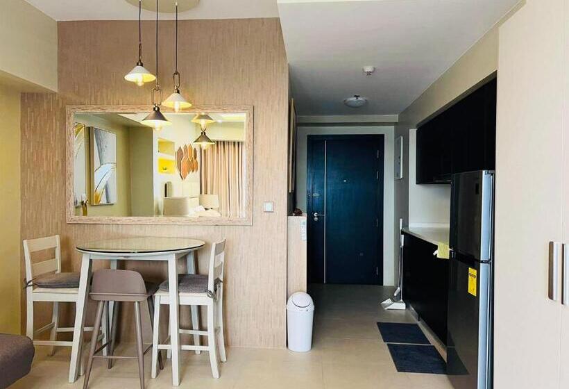 استودیوی استاندارد, Aeon Towers Studio Suite