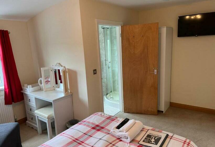 غرفة قياسية, The Lamb Of Rhos