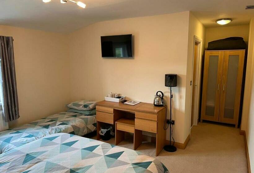 غرفة قياسية سرير كينج, The Lamb Of Rhos