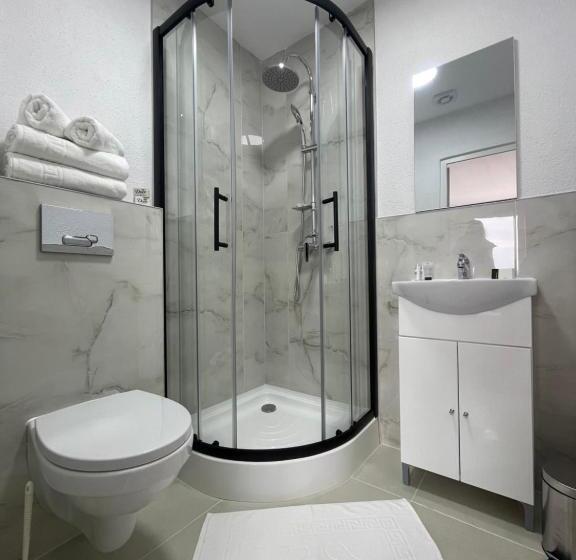 1ベッドルームアパートメント, Myda