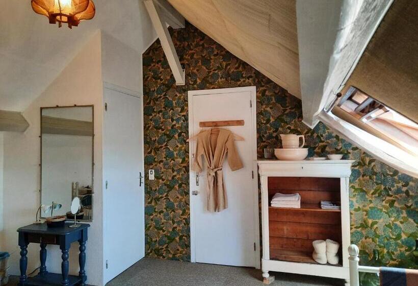 带共用浴室的标准房间, B&b Maison Juves Planchez Anost Lac Des Settons