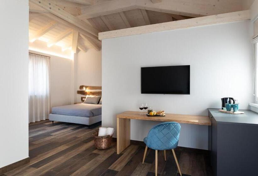 חדר סופריור עם מיטת קינג, Agriturismo Il Medeghino