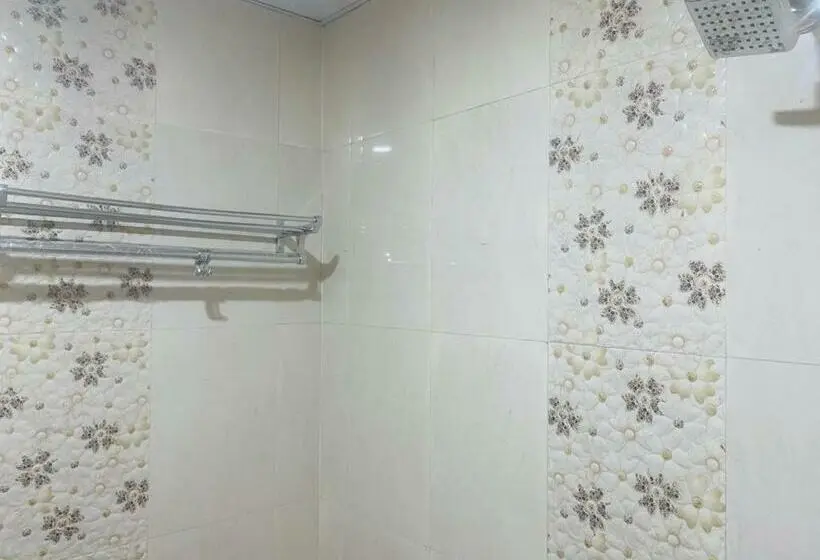 デラックスルーム, Royal Excellency Inn