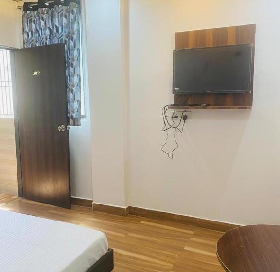 חדר דלוקס, Royal Excellency Inn