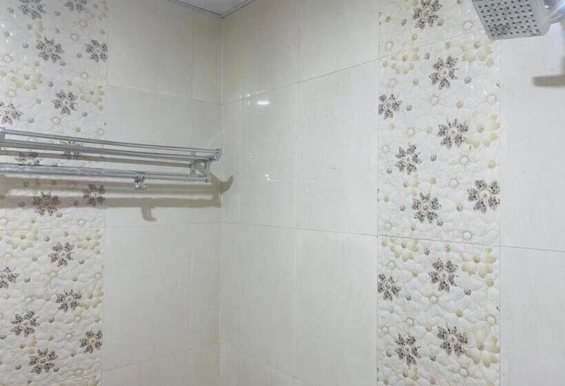 Номер Economy, Royal Excellency Inn