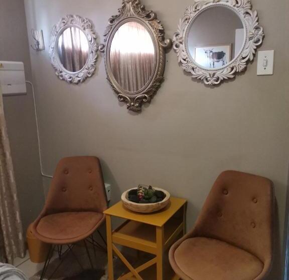 Номер Стандарт, Dr M Beauty Lounge And Guest House