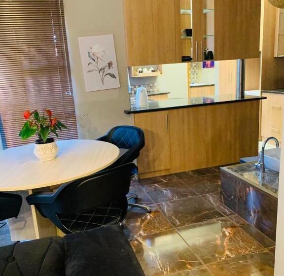 Номер Стандарт, Dr M Beauty Lounge And Guest House