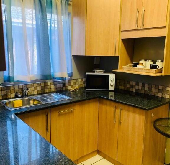 غرفة قياسية, Dr M Beauty Lounge And Guest House