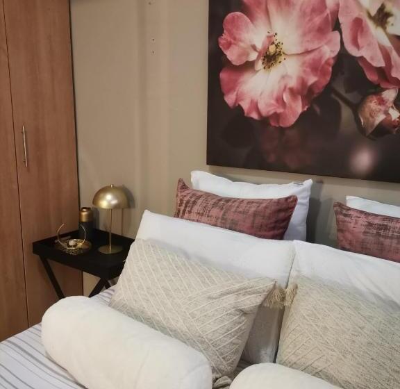 Номер Стандарт, Dr M Beauty Lounge And Guest House