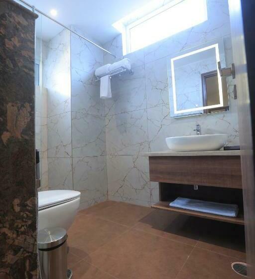 デラックスルーム, Holy Vivasa