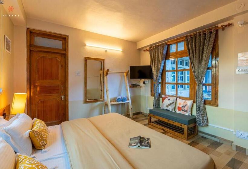 디럭스 룸, Zostel Sangla