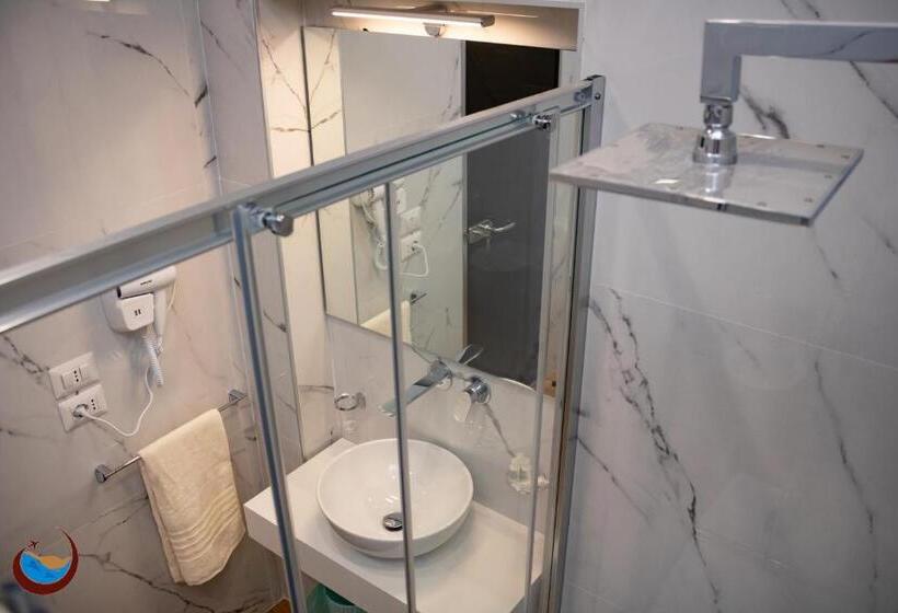 اتاق استاندارد سه نفره, Beauty House Via Veneto