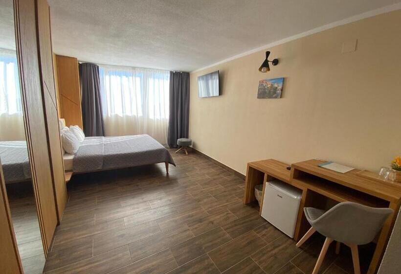 اتاق لوکس, El Patio Hostal