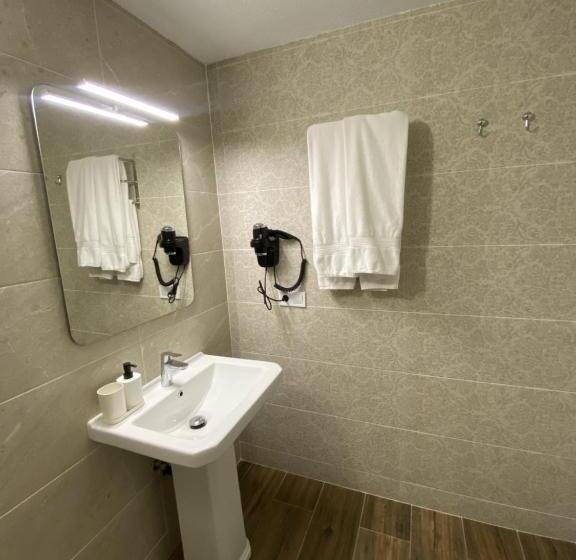 استودیوی لوکس, El Patio Hostal