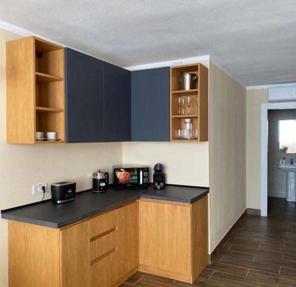 استودیوی لوکس, El Patio Hostal