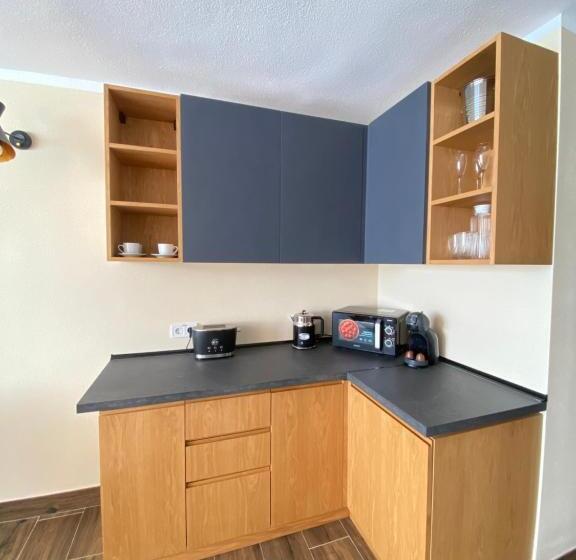 استودیوی لوکس, El Patio Hostal