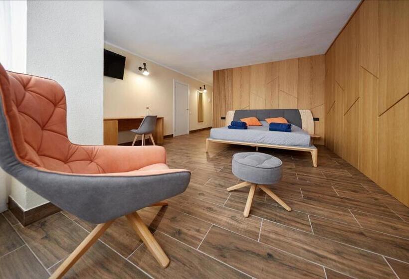 اتاق لوکس, El Patio Hostal