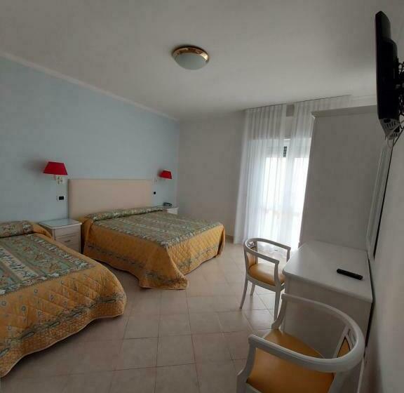 Triple Room Sea View, Lucia