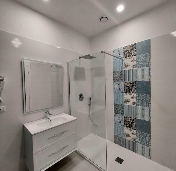 חדר סופריור נוף לים, Lucia