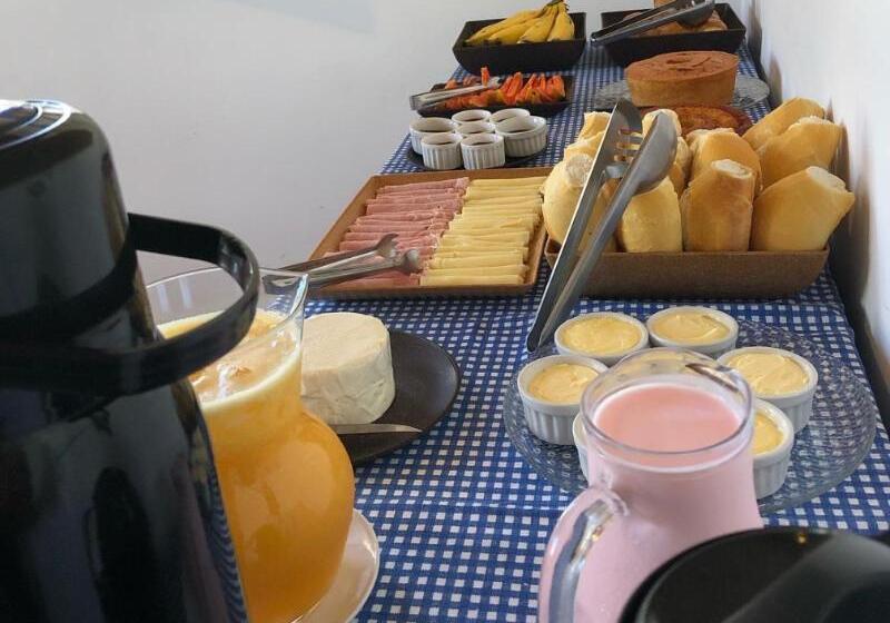 バルコニー付きスタンダードトリプルルーム, Pousada Girassol