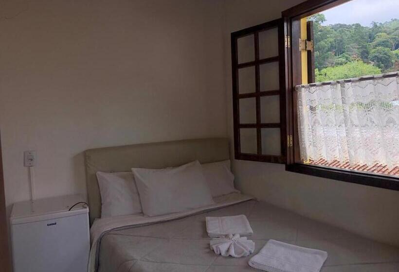 バルコニー付きスタンダードトリプルルーム, Pousada Girassol