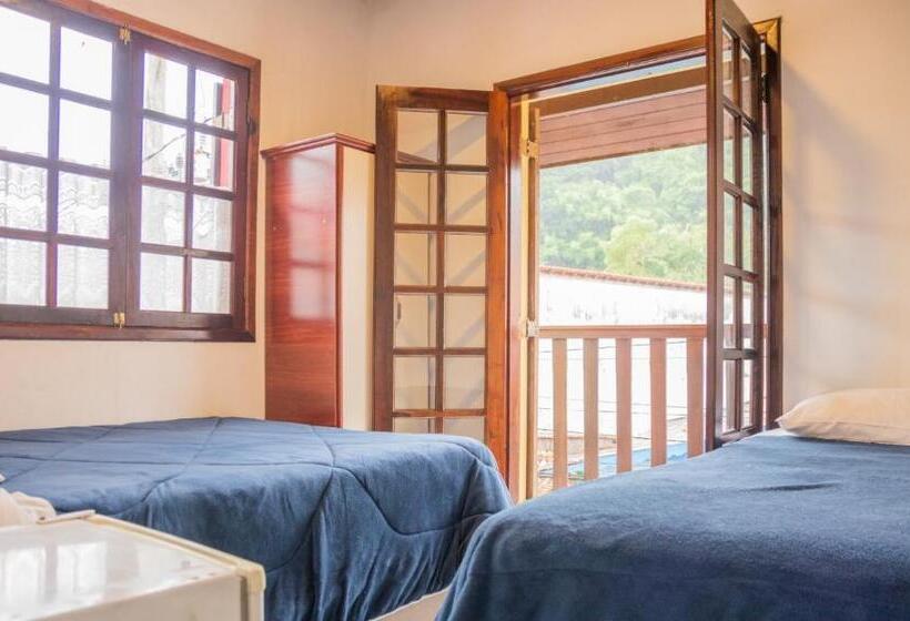 バルコニー付きスタンダードトリプルルーム, Pousada Girassol