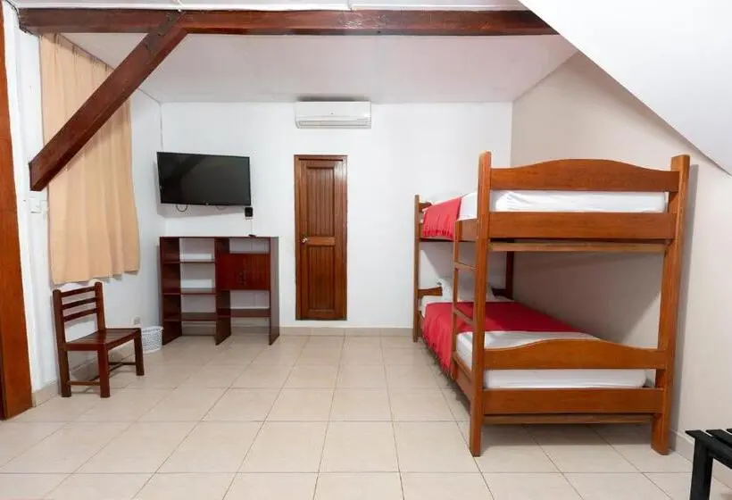 Perhehuone, Hostal Centrika