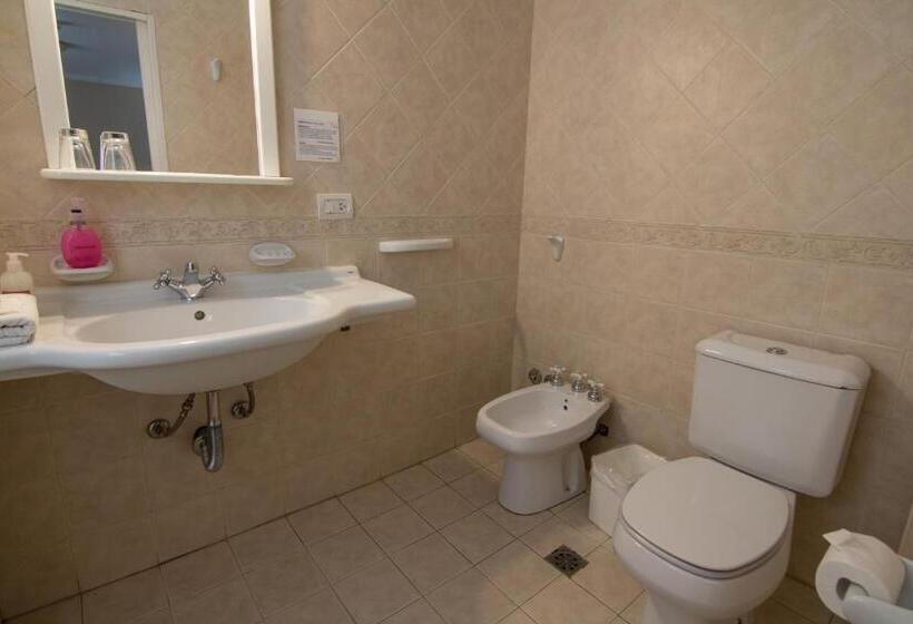 غرفة قياسية ثلاثية, 349 Suites