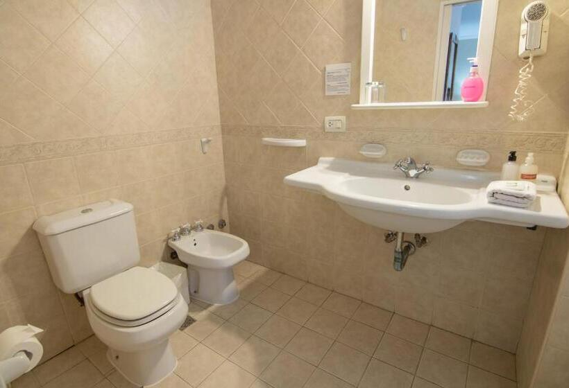 غرفة قياسية ثلاثية, 349 Suites