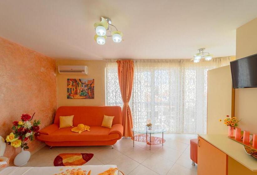 חדר דלוקס עם מרפסת, Boutique Guest House  Sofia