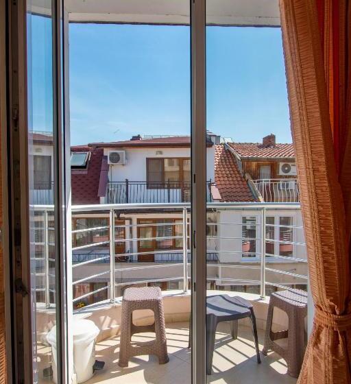 חדר סטנדרט עם מרפסת, Boutique Guest House  Sofia