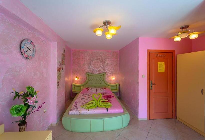 חדר סטנדרט עם מרפסת, Boutique Guest House  Sofia