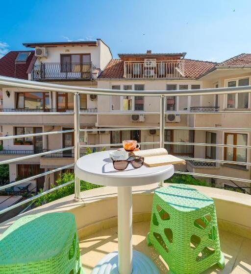 חדר סטנדרט עם מרפסת, Boutique Guest House  Sofia