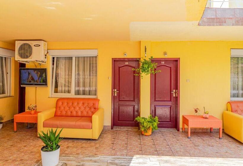 חדר אקונומי לשלושה, Boutique Guest House  Sofia