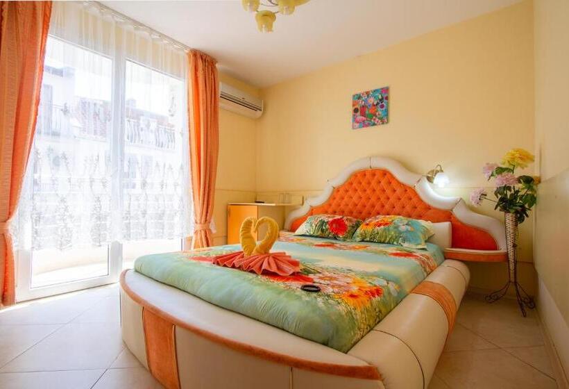 חדר סטנדרט עם מרפסת, Boutique Guest House  Sofia