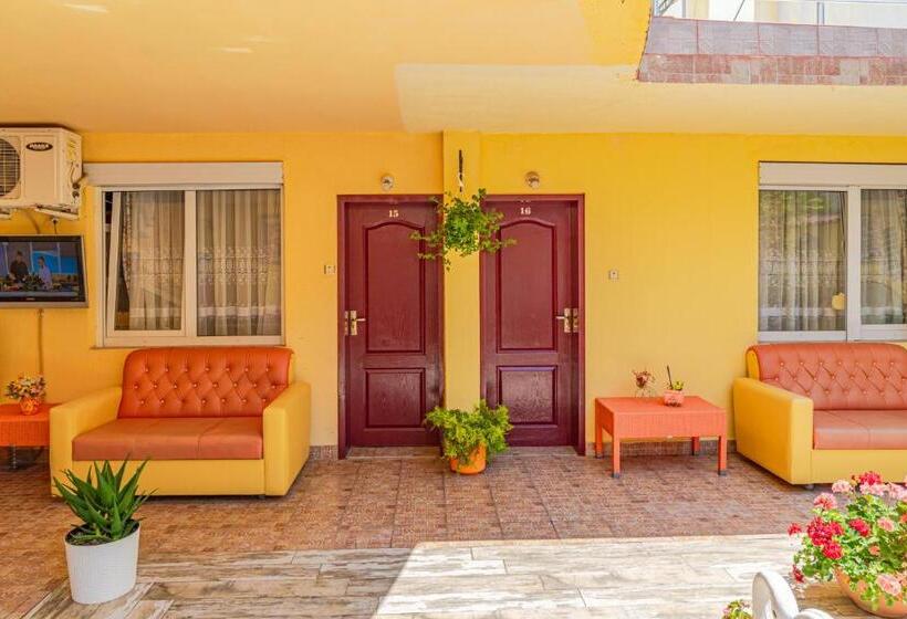 חדר אקונומי לשלושה, Boutique Guest House  Sofia