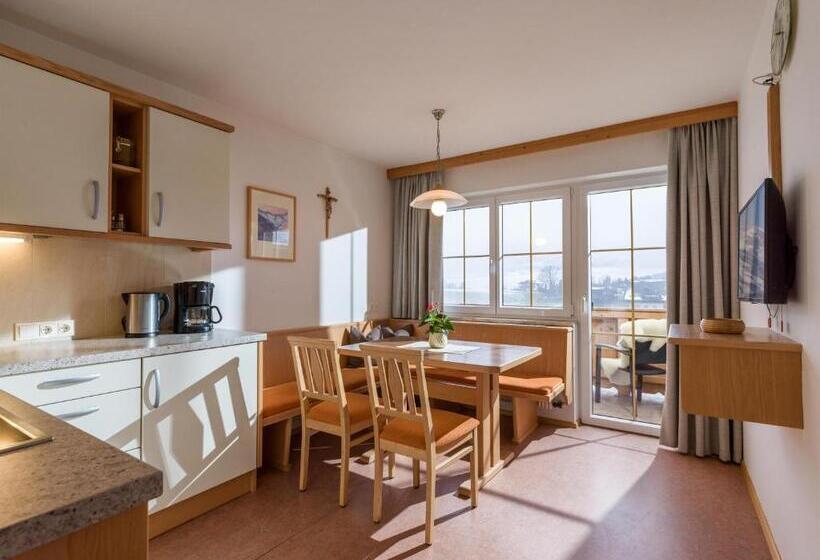 带3个卧室的公寓, Pension Schusterhof