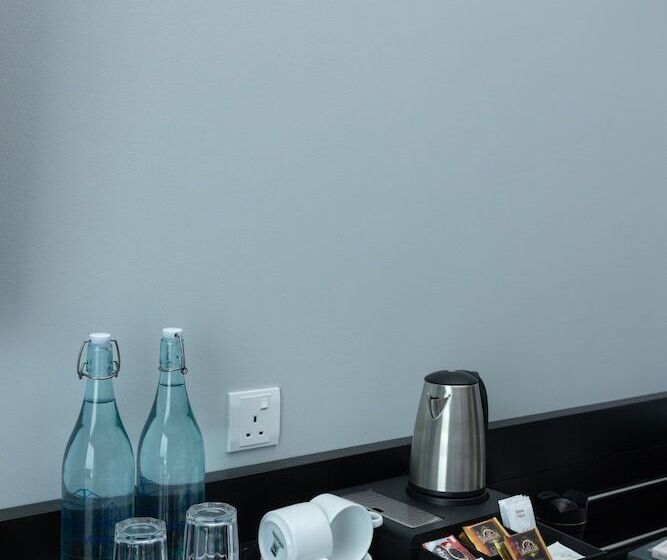 Номер Стандарт, Maradha Colombo