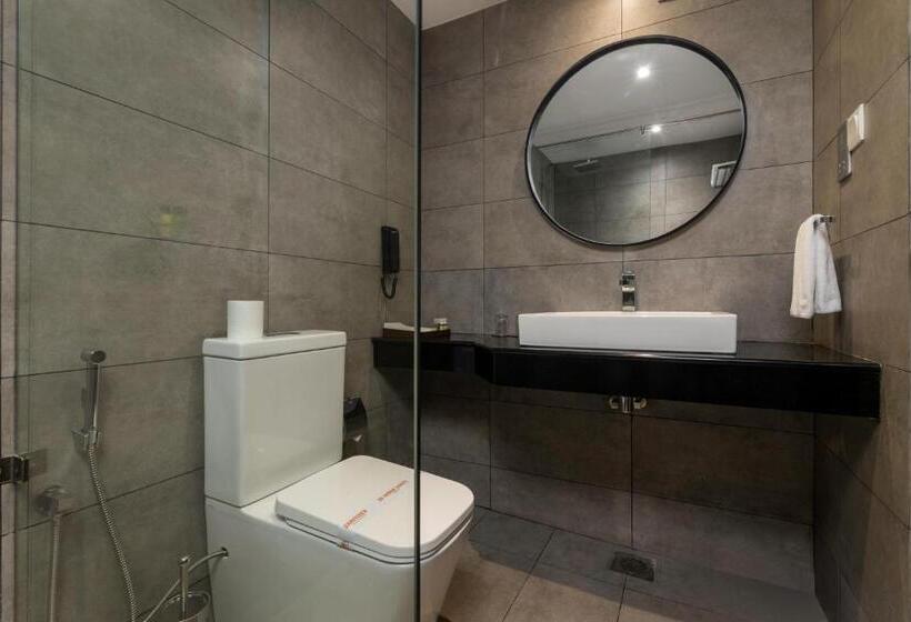 Номер Стандарт, Maradha Colombo