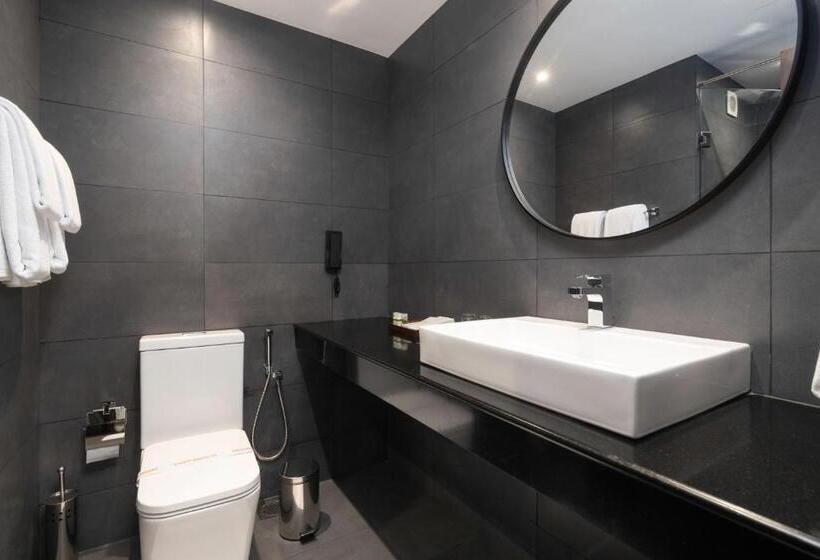 اتاق لوکس با تخت بزرگ, Maradha Colombo