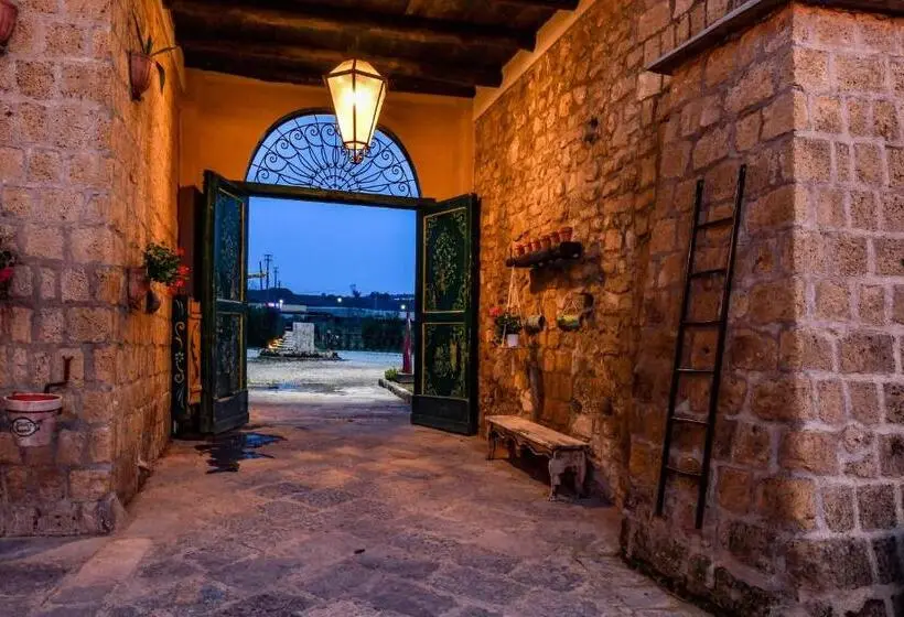 اتاق لوکس, Masseria Del Carmine Maggiore 1817
