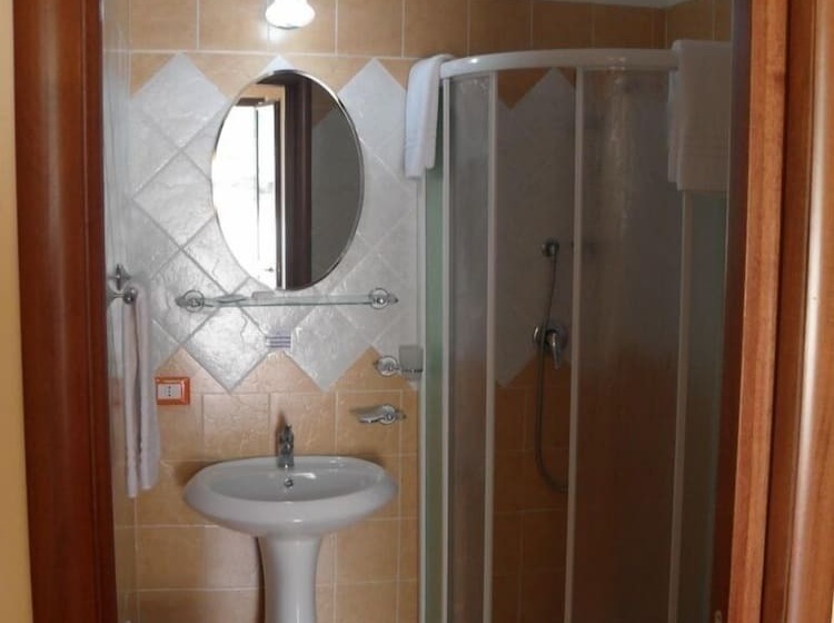 غرفة قياسية ثلاثية, Agriturismo La Targa