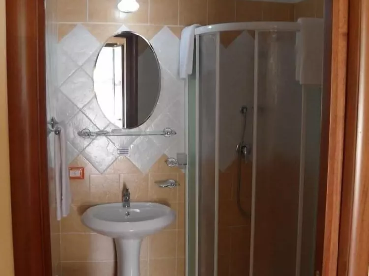 اتاق استاندارد سه نفره, Agriturismo La Targa