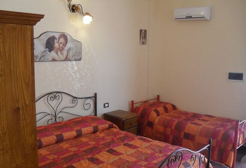 غرفة قياسية ثلاثية, Agriturismo La Targa