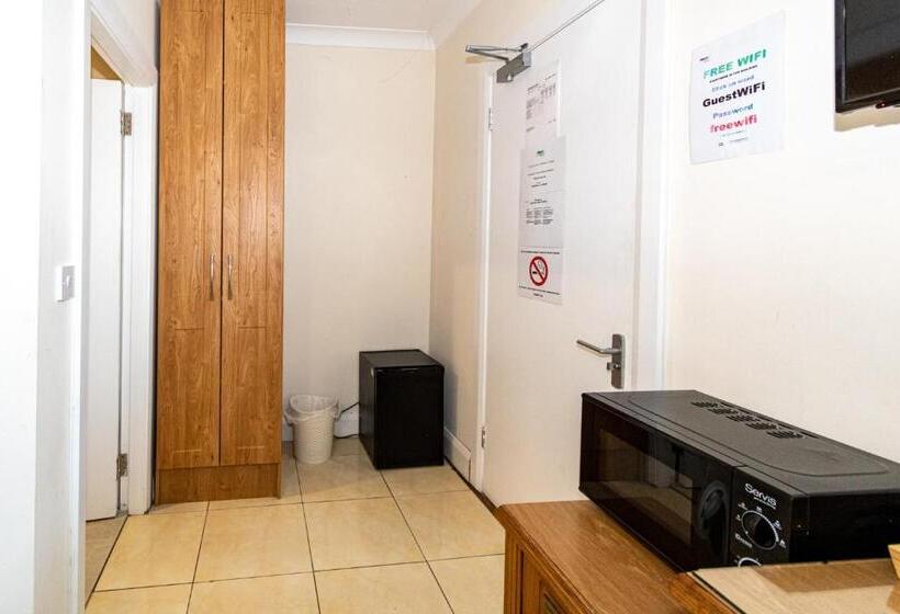 غرفة قياسية رباعية, Aisling Guest House