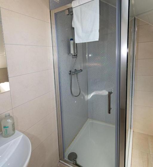 شقة غرفتين, Aisling Guest House